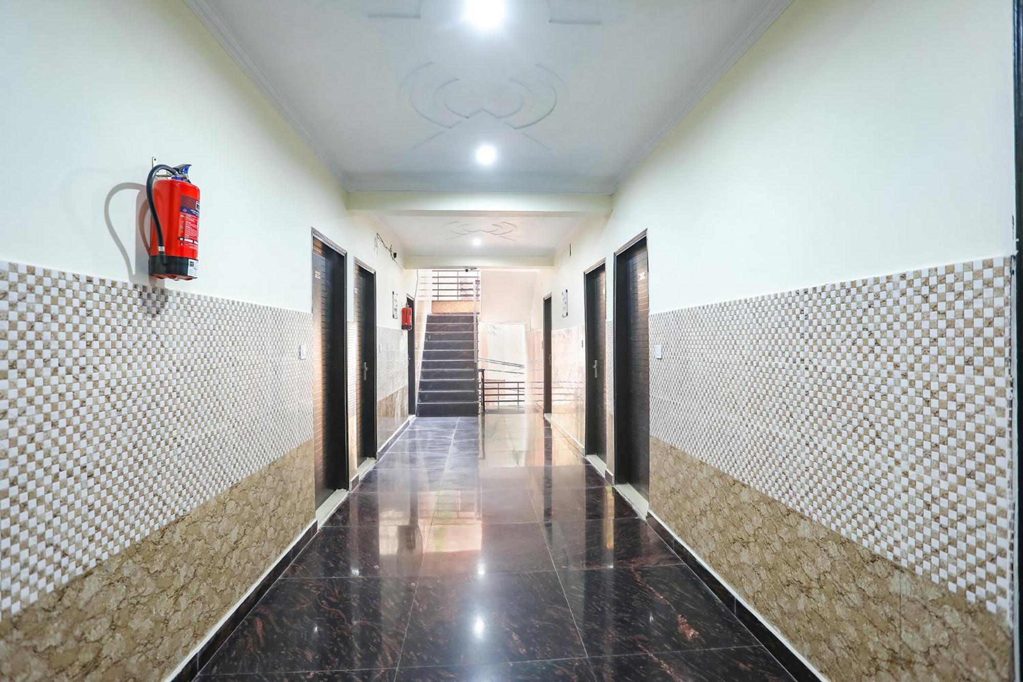 Fabexpress Asp Royal Residency Inn- Janakpuri Дели Экстерьер фото