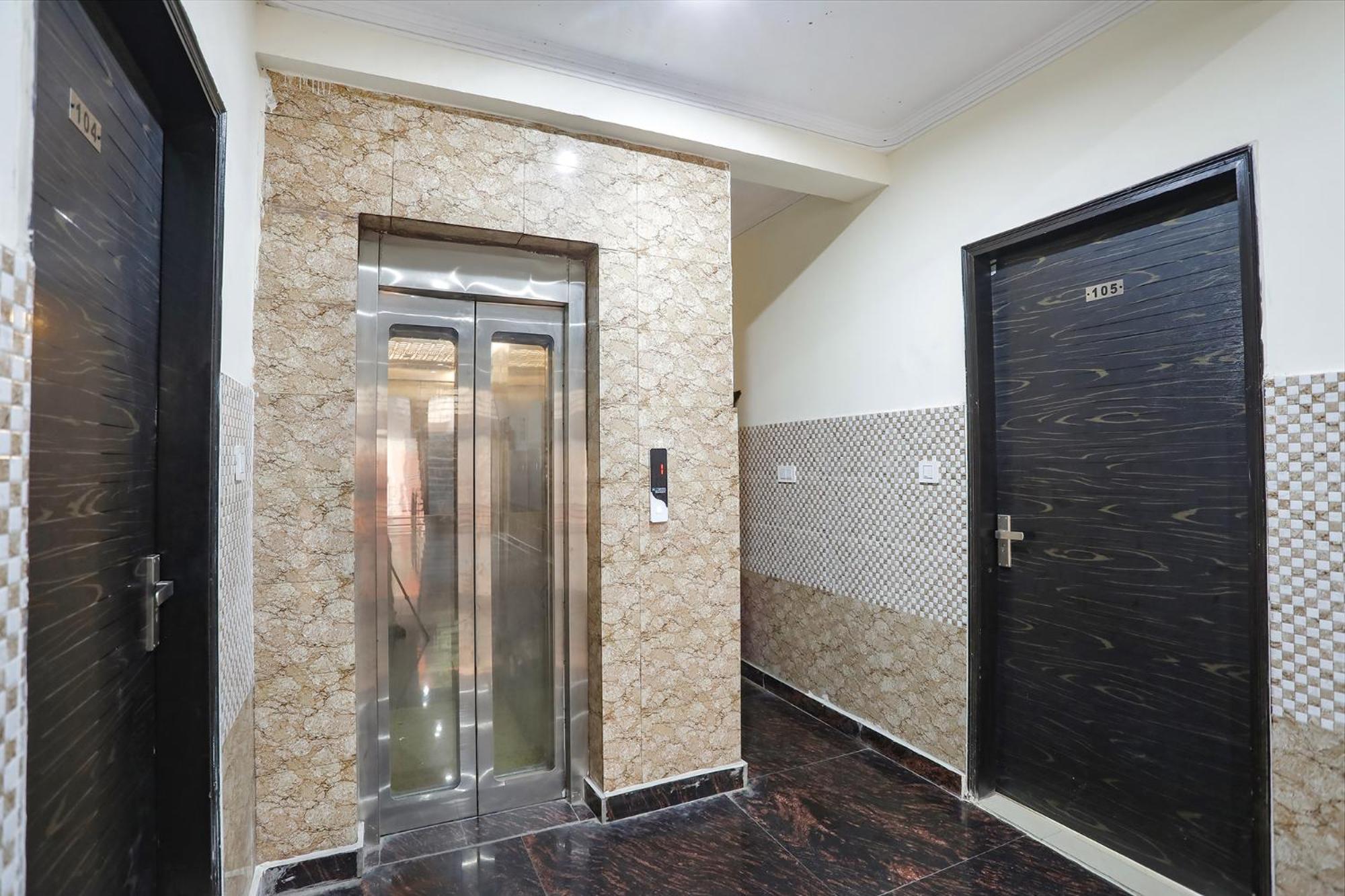 Fabexpress Asp Royal Residency Inn- Janakpuri Дели Экстерьер фото